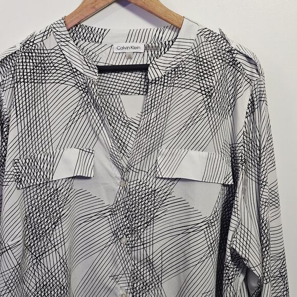 Calvin Klein Sheer Black & White V-Neck Roll Tab Sleeves Button Blouse Size 2X - Picture 3 of 7